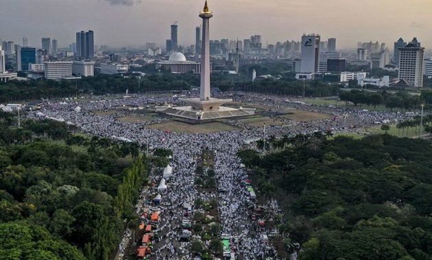 Mass Psychology Theory