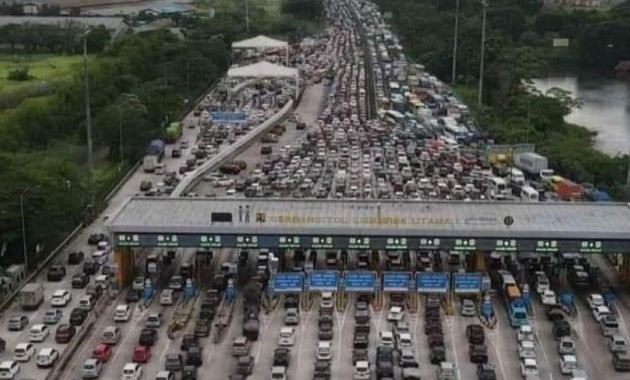 Impact Of Social Mobility: Positive And Negativ