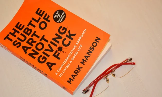 Book Review The Subtle Art of Not Giving a Fuck - Mark Manson