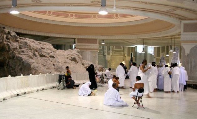 The History of Sa'i Between the Hills of Safa and Marwah and its Meaning