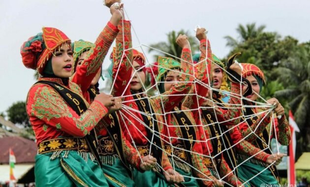 Saman Dance