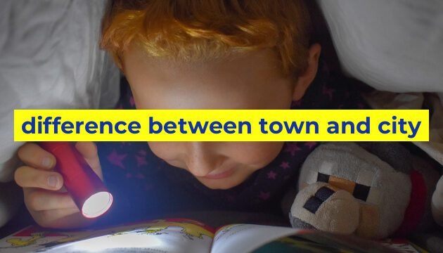 difference between town and city